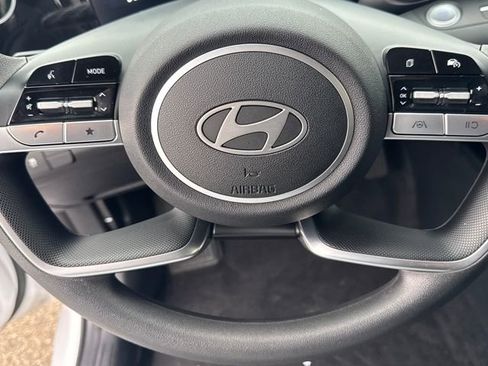 Used 2024 Hyundai Elantra SEL image 7