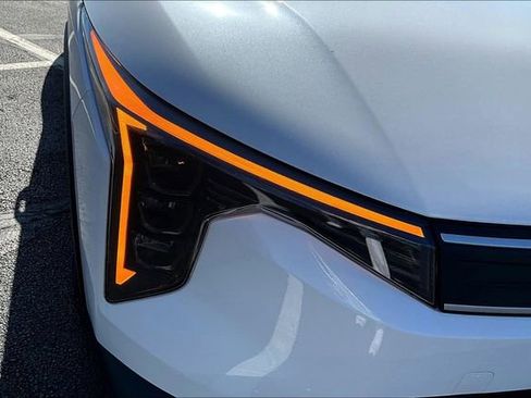 Used 2025 Kia K4 LXS image 29