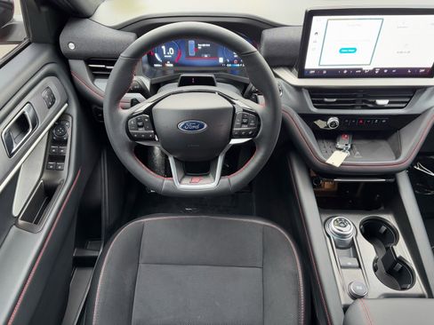 Used 2025 Ford Explorer ST image 15