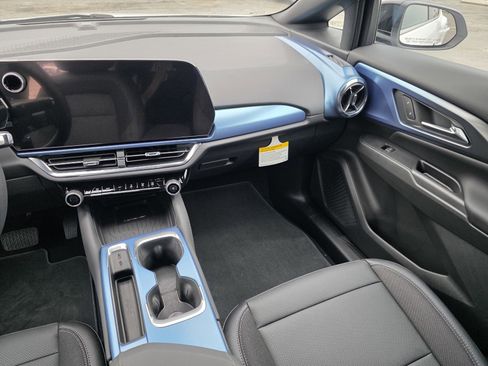 New 2026 Chevrolet Equinox EV LT w/ LPO, Blackout Package image 17