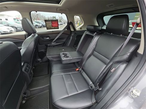 Certified 2022 Nissan Rogue SV w/ SV Premium Package image 24