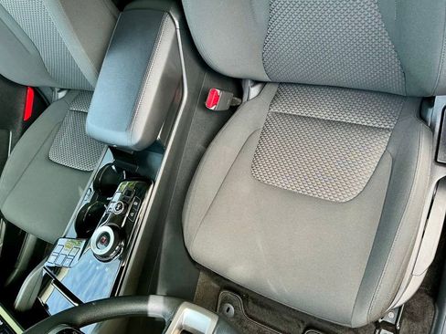 Used 2025 Kia Sportage LX AWD/4WD image 40
