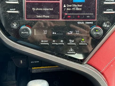 Used 2019 Toyota Camry XSE image 30