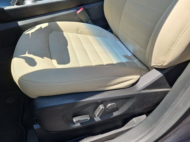Used 2019 Ford Edge SEL AWD/4WD image 25
