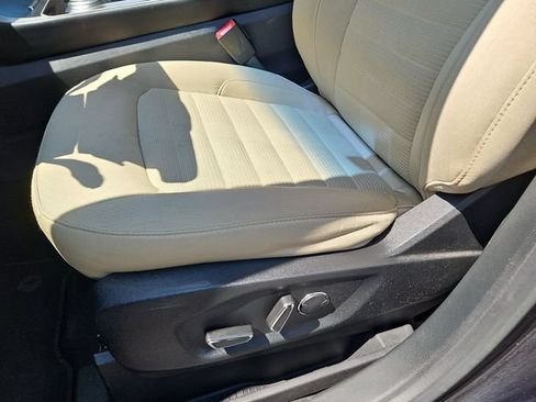 Used 2019 Ford Edge SEL AWD/4WD image 25