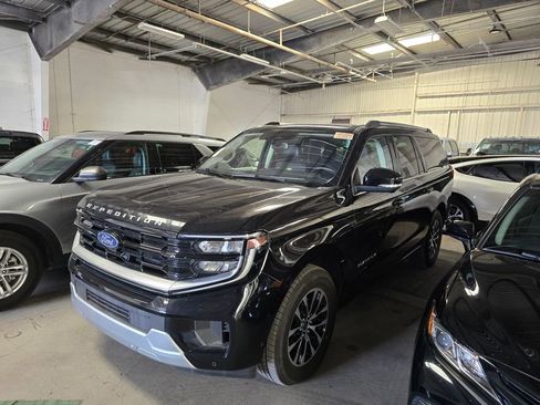 Used 2025 Ford Expedition Max Platinum image 4