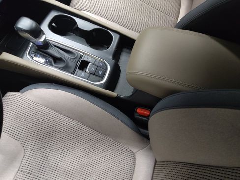 Used 2020 Hyundai Santa Fe SEL w/ Convenience Package image 26