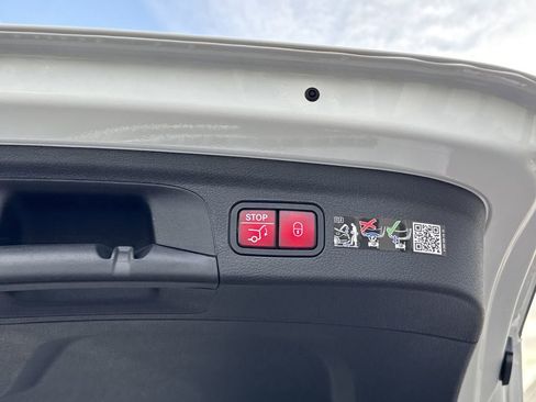 New 2026 Mercedes-Benz GLE 350 4MATIC image 16