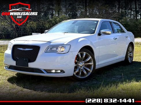 Used 2019 Chrysler 300 Limited image 3