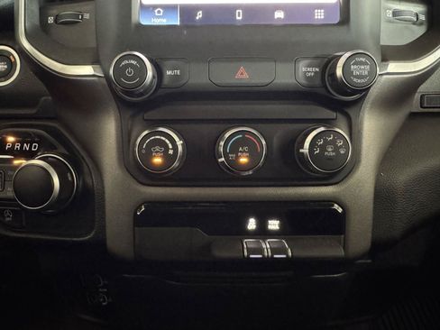 Used 2022 RAM 1500 Big Horn AWD/4WD image 16
