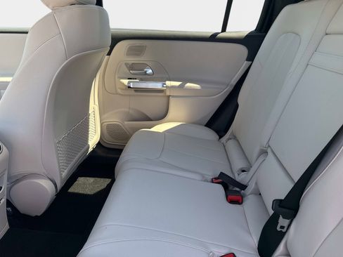 New 2026 Mercedes-Benz GLB 250 4MATIC image 13