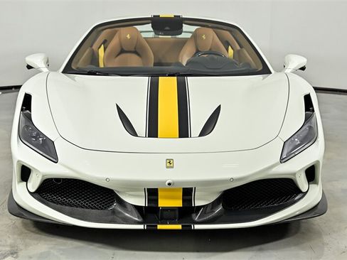 Used 2022 Ferrari F8 Tributo RWD image 5