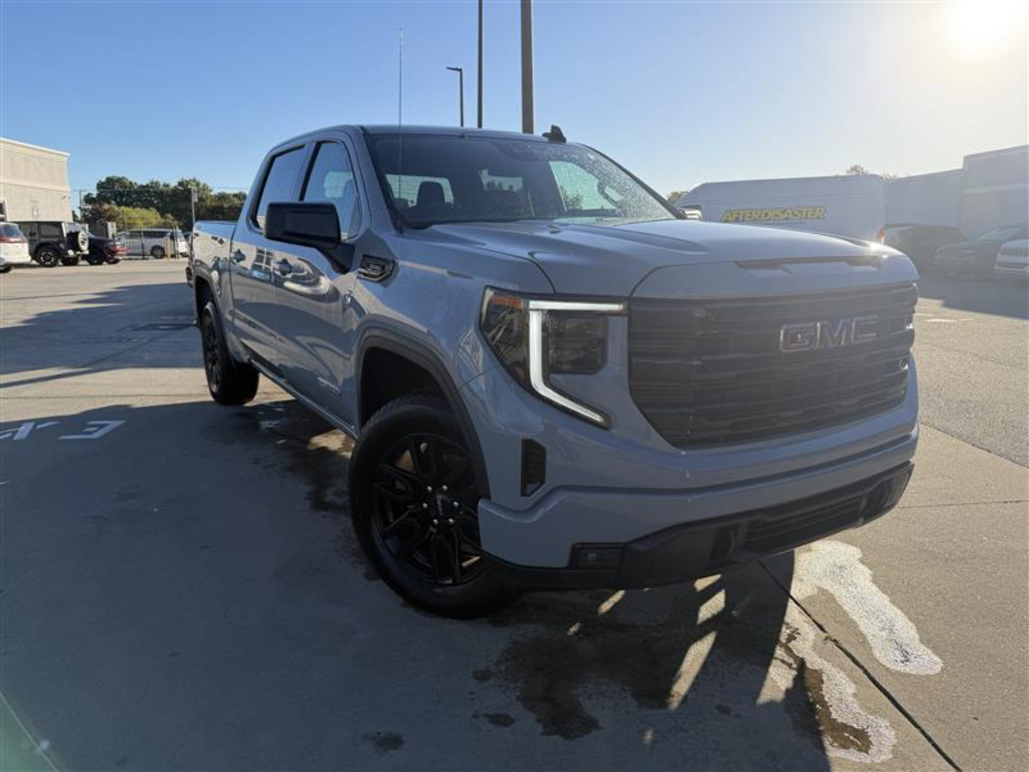 Used 2024 GMC Sierra 1500 Elevation AWD/4WD image 9