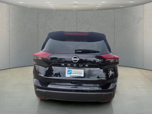 Used 2026 Nissan Rogue SV FWD image 4