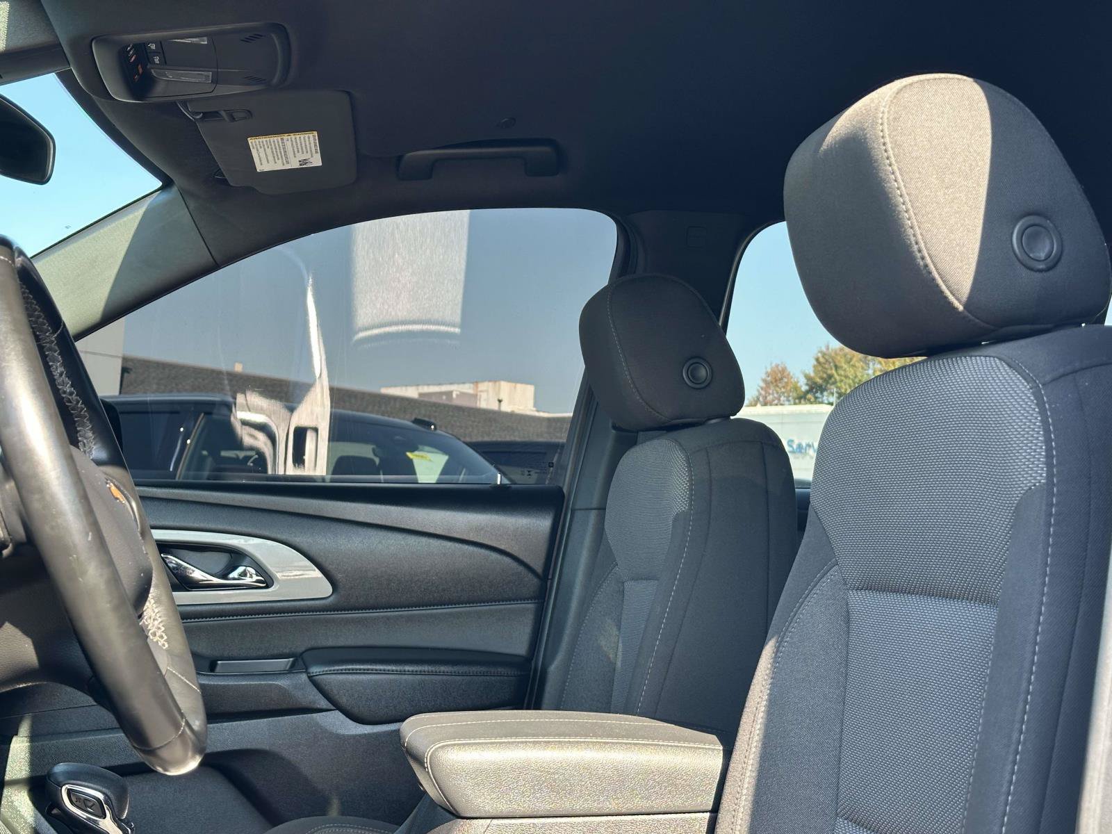 Used 2023 Chevrolet Traverse LT FWD image 23