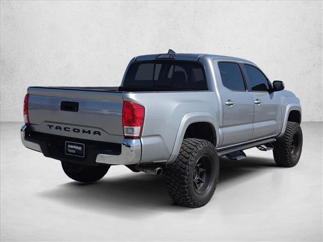 Used 2017 Toyota Tacoma SR5 w/ Tow Package AWD/4WD image 5