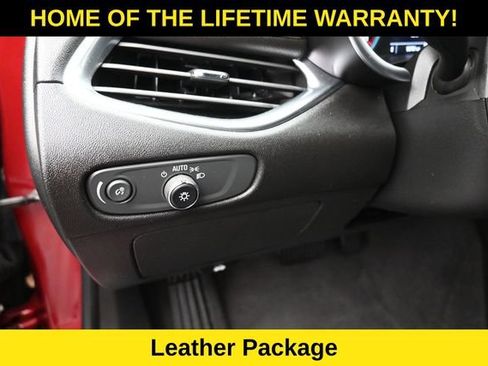 Used 2019 Chevrolet Malibu LT w/ Leather Package FWD image 16