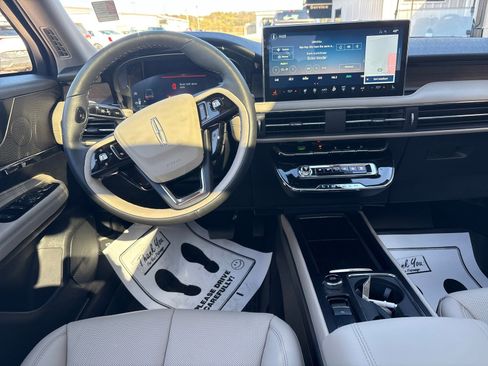 New 2026 Lincoln Corsair Reserve image 5