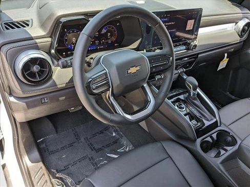 New 2024 Chevrolet Colorado LT w/ LT Convenience Package III image 3