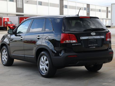 Used 2011 Kia Sorento 2WD image 5