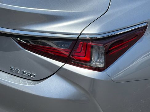 Used 2022 Lexus ES 350 w/ Accessory Package FWD image 32