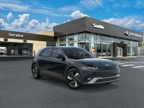 New 2026 Hyundai Ioniq 5 SE RWD image 2