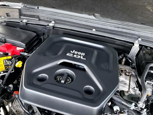 Used 2022 Jeep Wrangler Sport AWD/4WD image 28