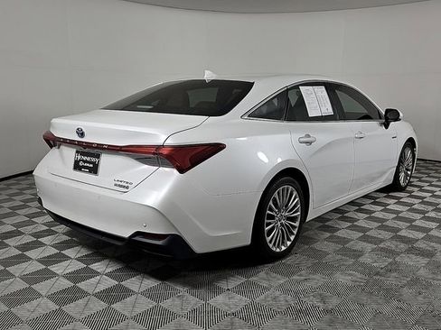 Used 2019 Toyota Avalon Limited w/ Advanced Safety Package FWD image 4