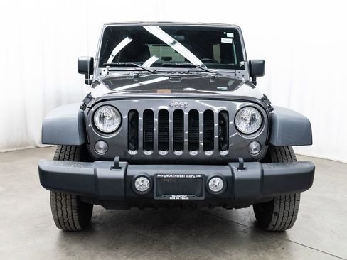 Used 2018 Jeep Wrangler Unlimited Sport w/ Connectivity Group image 2