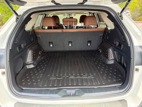 Used 2022 Subaru Outback Touring AWD/4WD image 10