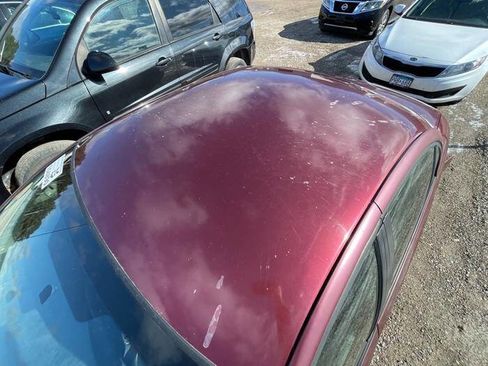 Used 2001 Saturn S-Series SL2 image 10