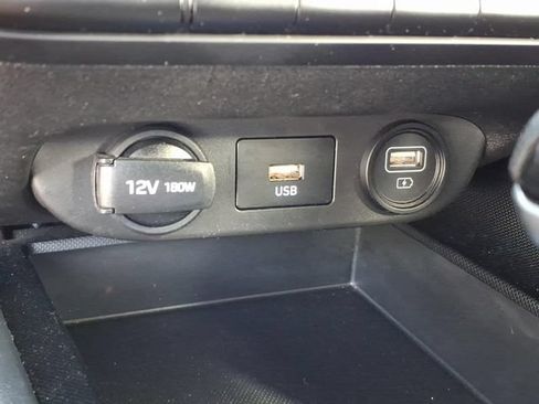 Used 2022 Hyundai Elantra SEL FWD image 9