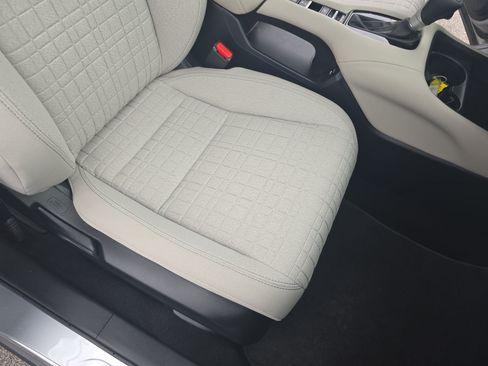 Used 2024 Honda HR-V LX image 10