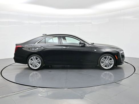 Used 2025 Cadillac CT4 Premium Luxury image 5