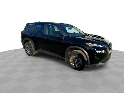 Used 2023 Nissan Rogue S AWD/4WD image 3