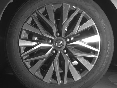 Used 2025 Nissan Altima 2.5 SV image 9