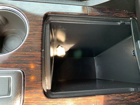 Used 2016 Chevrolet Traverse LT w/ Style and Technology Package image 15