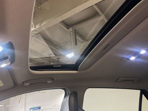 Used 2023 Kia Niro EX Touring image 49