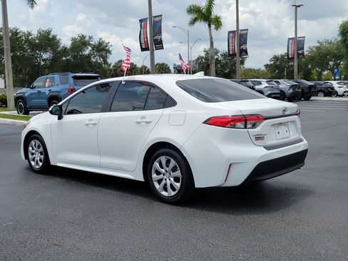 Used 2025 Toyota Corolla LE FWD image 8