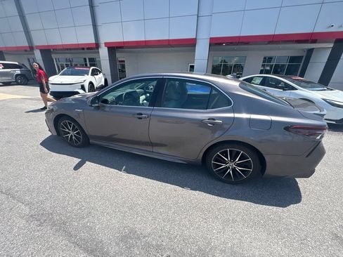 Used 2021 Toyota Camry SE FWD image 23