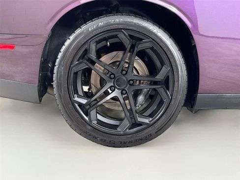 Used 2020 Dodge Challenger R/T Scat Pack w/ Scat Pack Stripe RWD image 35