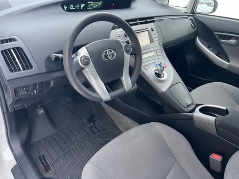 Used 2014 Toyota Prius Two image 5