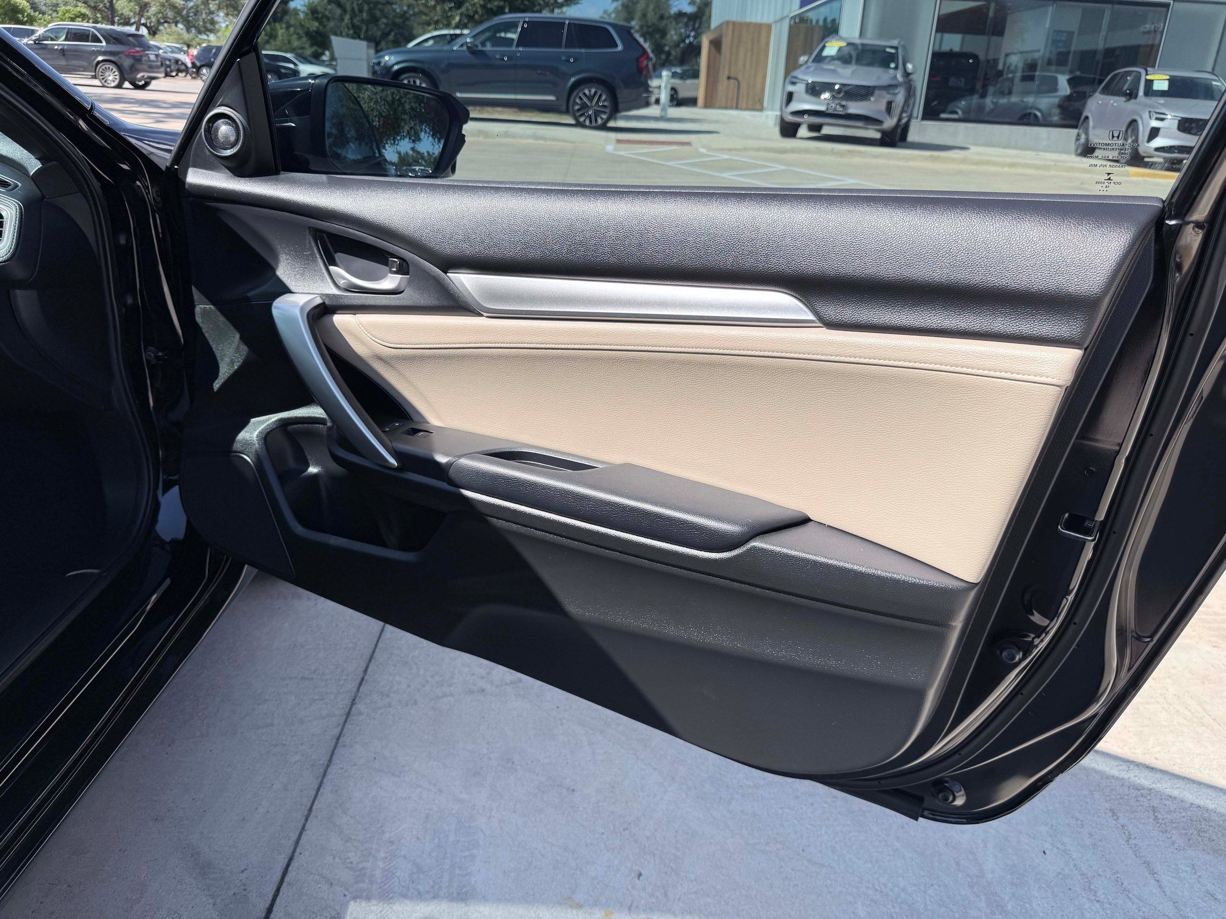Used 2017 Honda Civic Touring image 14