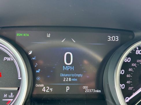 Used 2021 Toyota Camry XLE image 16