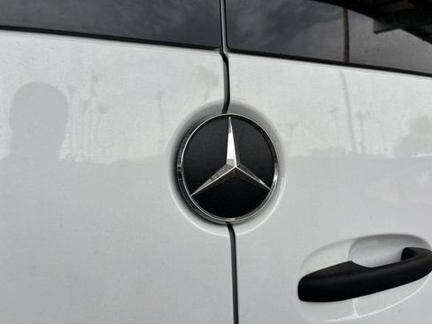 Used 2025 Mercedes-Benz Sprinter 2500 image 9