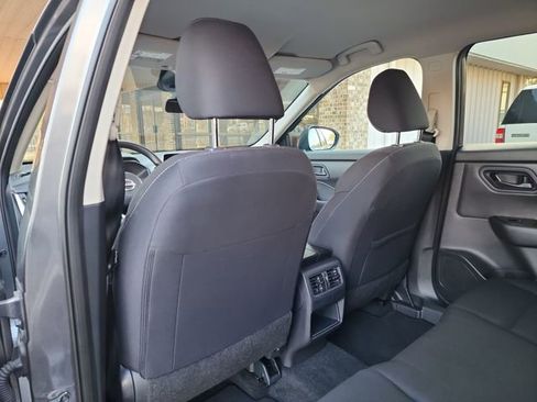 Used 2024 Nissan Rogue S image 29