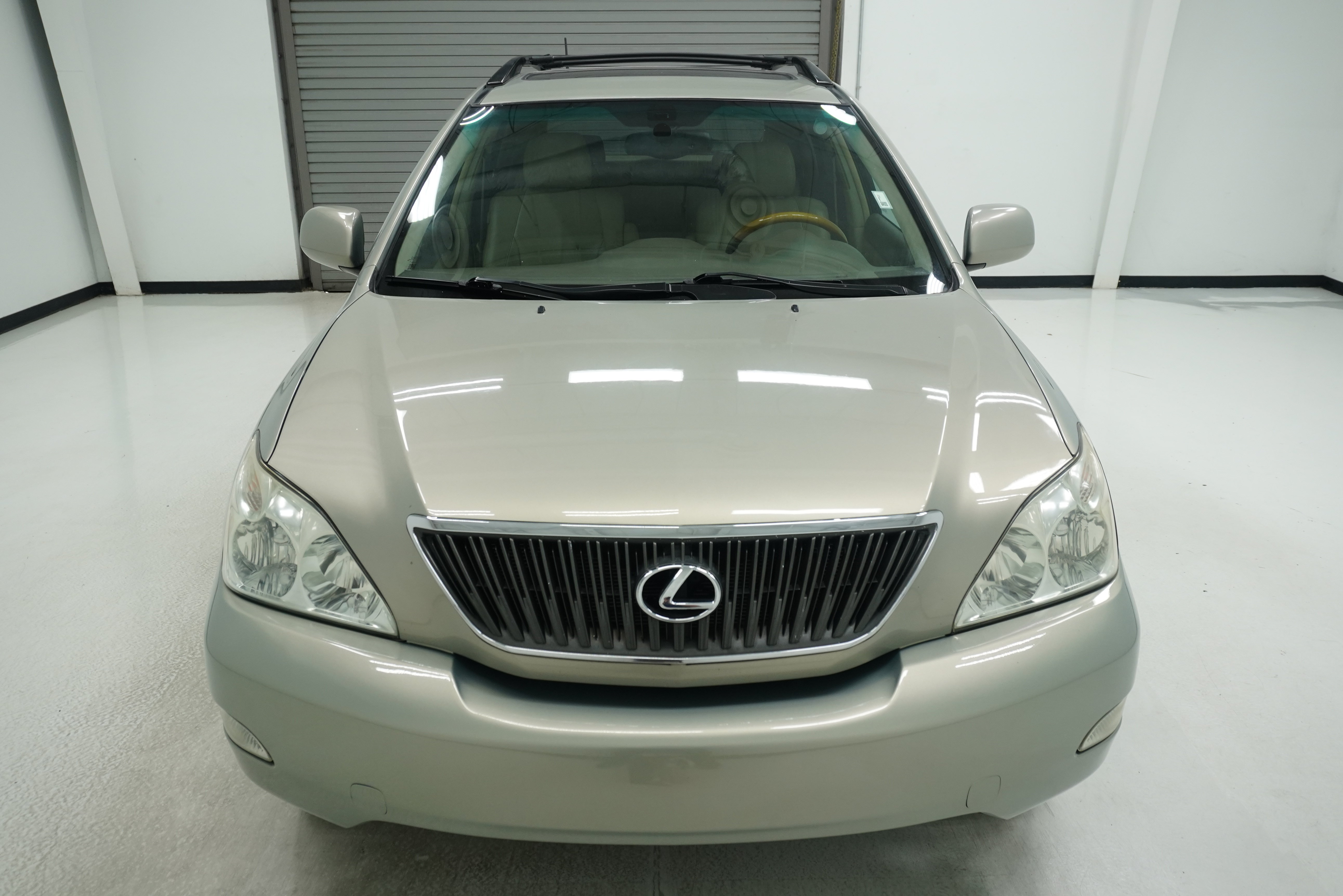 Used 2005 Lexus RX 330 w/ Premium Pkg FWD image 2