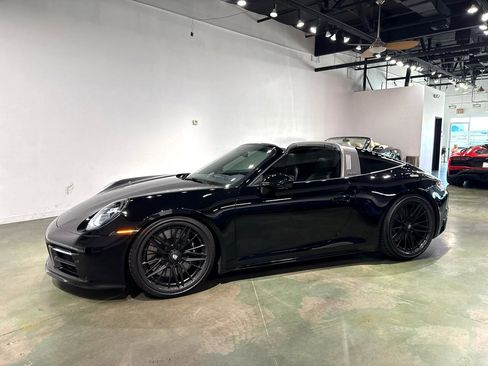 Used 2023 Porsche 911 50th Anniversary Edition w/ Extended Leather Package image 31