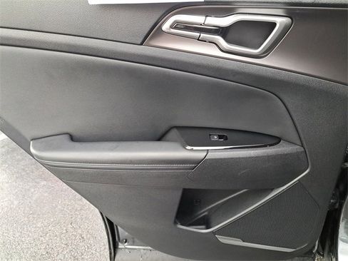 Used 2023 Kia Sportage EX image 13