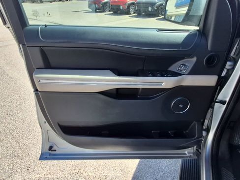 Used 2024 Ford Expedition Max Limited image 12